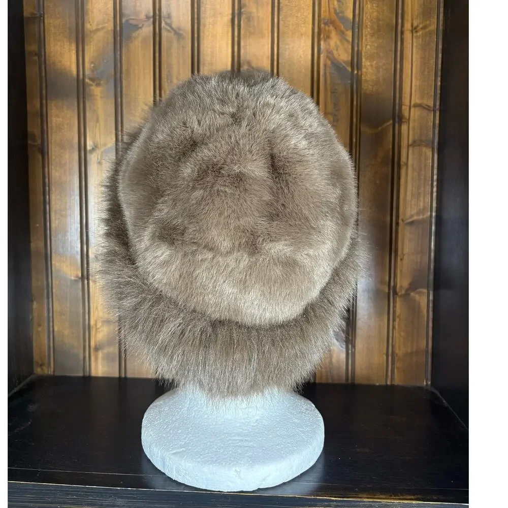Unbranded- Warm Bucket Hat- Faux Fur- Reversable- OSFM- Medium Brown chic glam